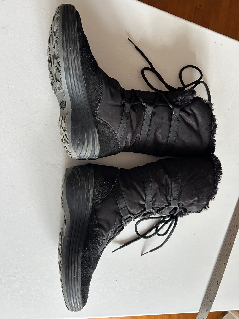 Pajar Black Faux-Fur Trim Lace-Up Winter Boots, W8.5 (39) - Picture 6 of 7